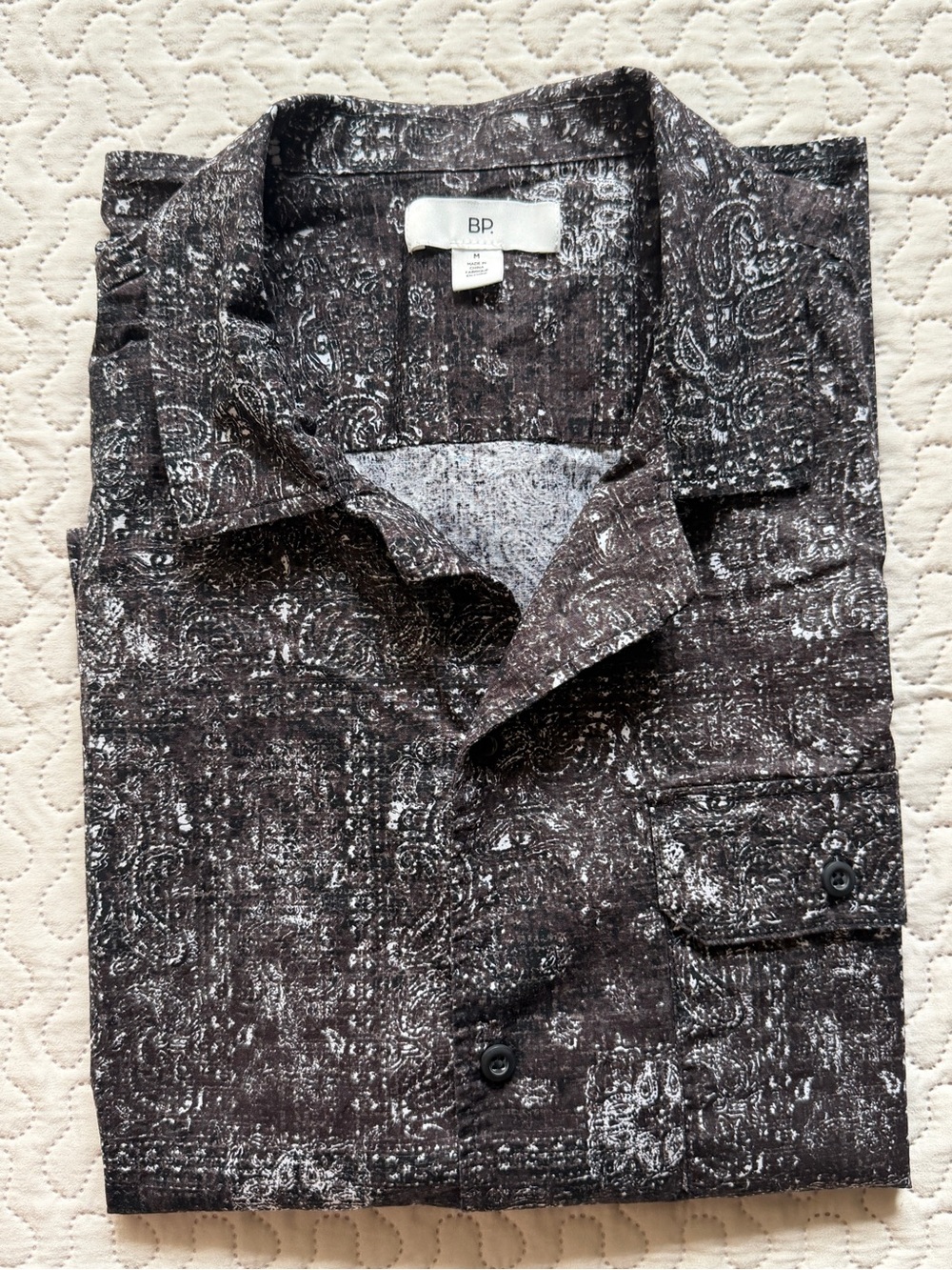 bp Men’s Medium 98% Cotton 2% Spandex Black Paisley-Effect Button Down Shirt